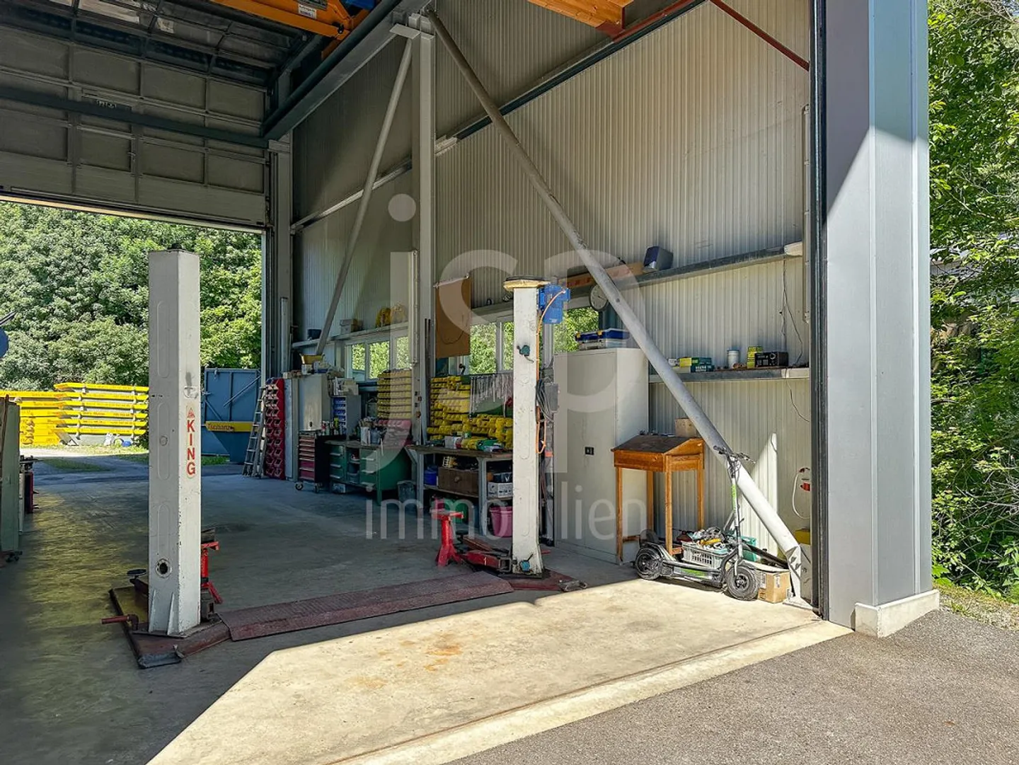 Gewerbeliegenschaft mit Attikawohnung in Neuenegg - Photo 10 of 30