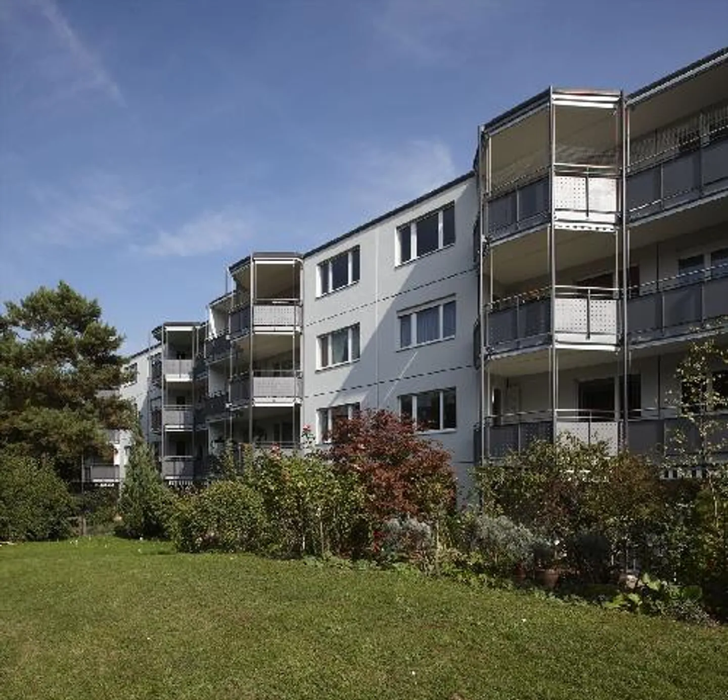 Appartement spacieux avec patio - Photo 1 sur 4