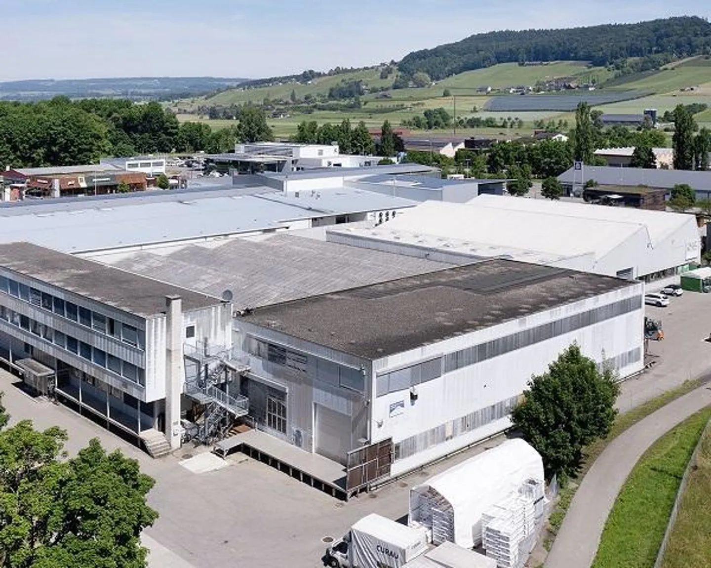 Zones de stockage et de production centrales - Photo 3 sur 7
