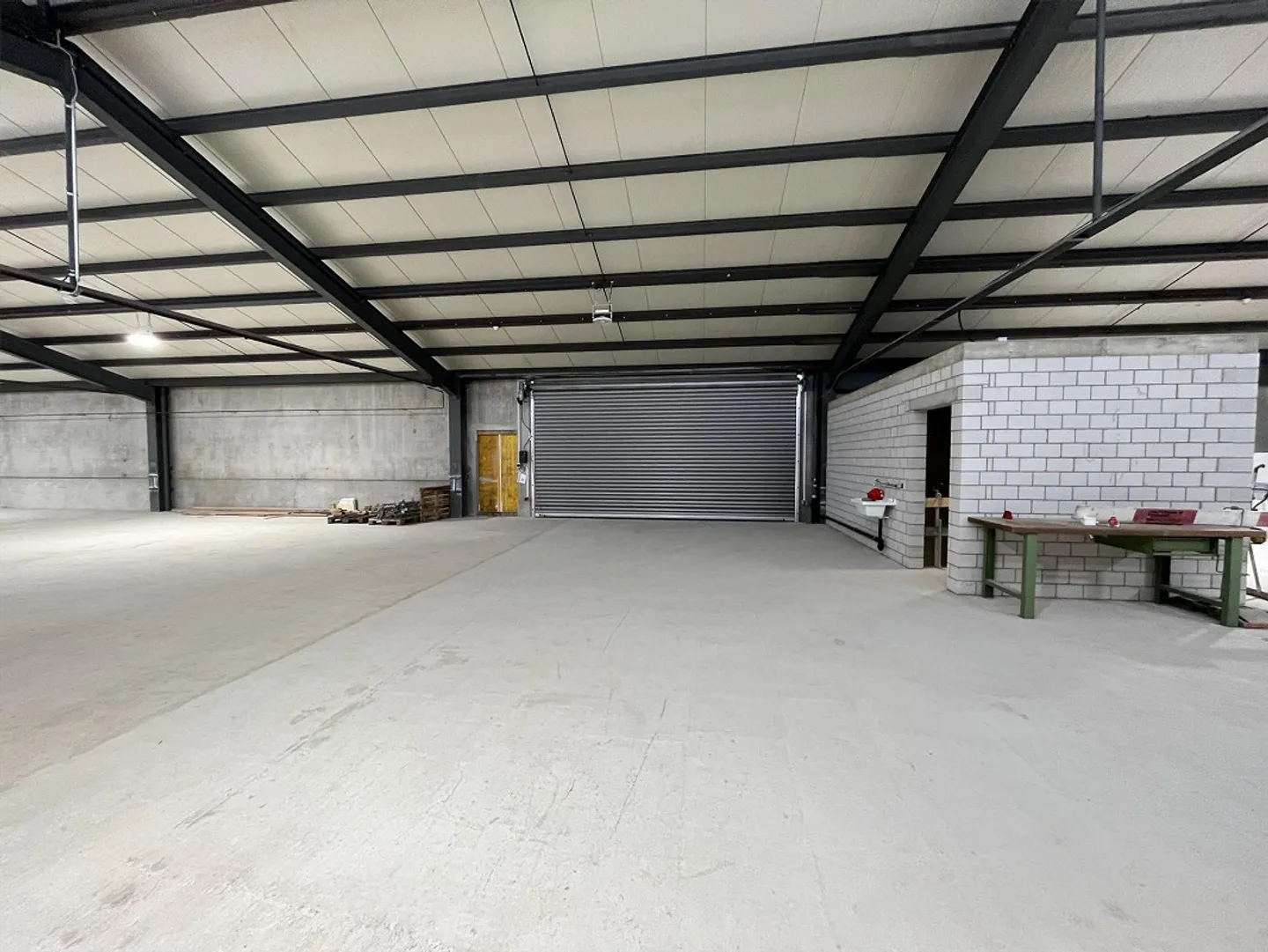 Zones de stockage et de production centrales - Photo 4 sur 7