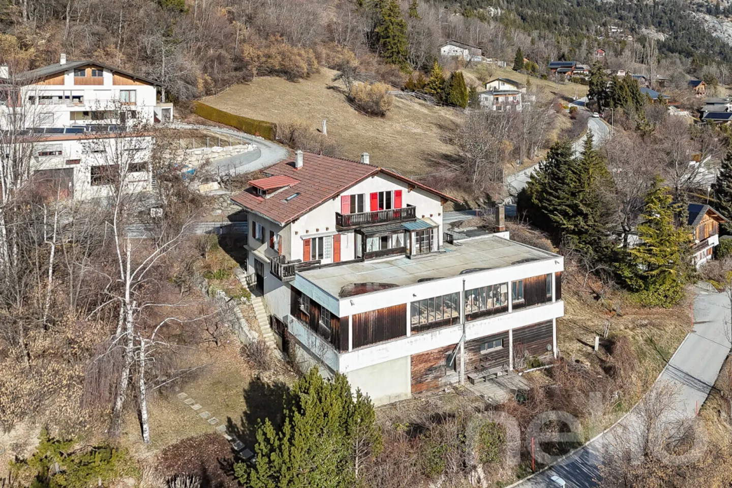 Gebäude mit Südaussicht - Hohe Potenzial in Mollens - Foto 2 von 12