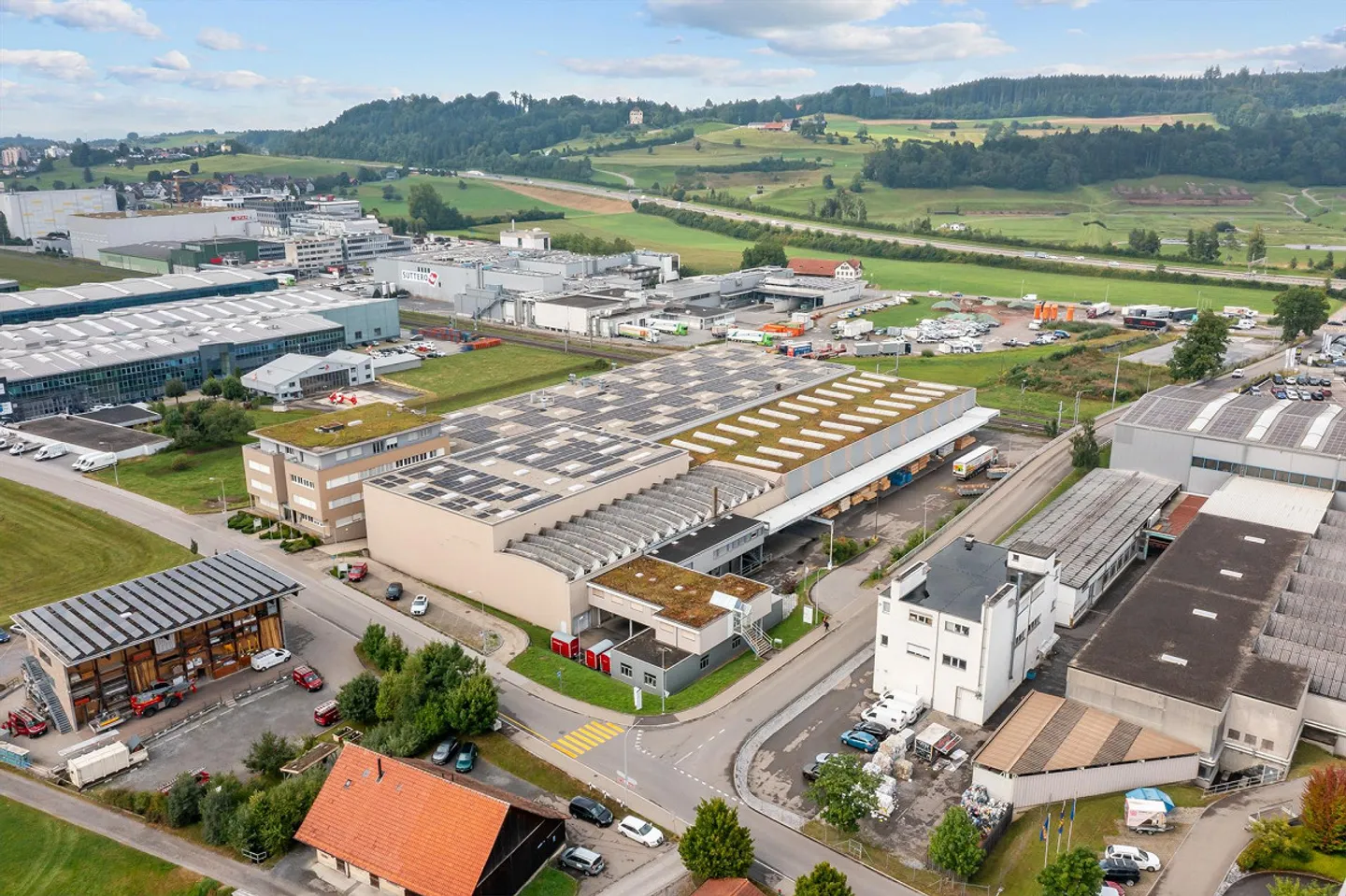 Spazio commerciale e industriale in posizione privilegiata - Foto 1 di 11