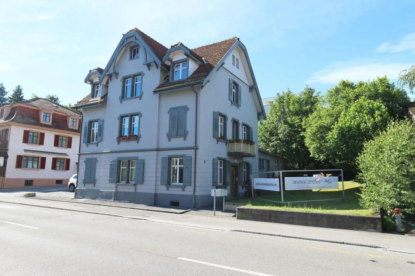 MFH - Voll vermietet und mit Potential - Foto 2 von 16