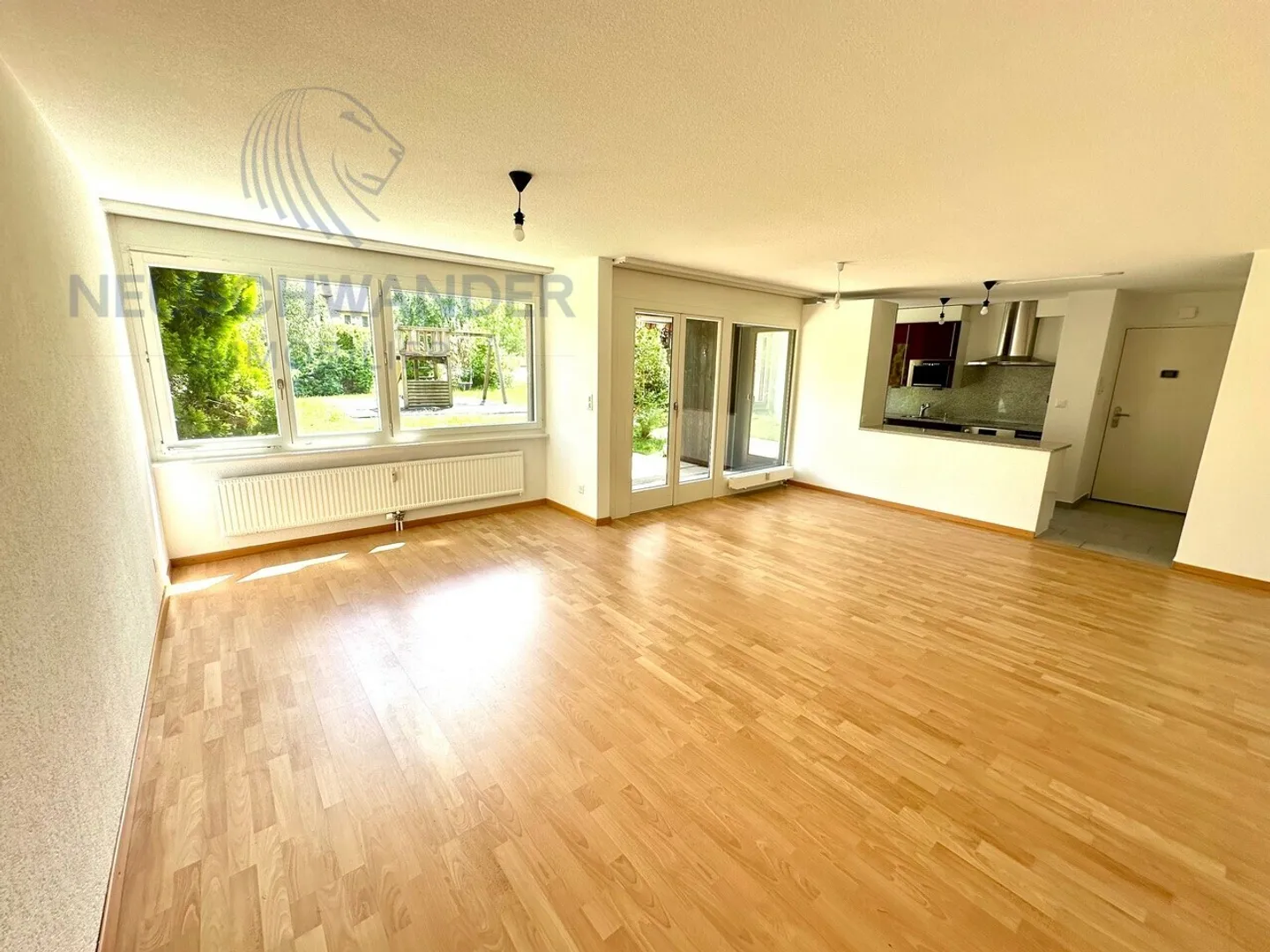 Prezzo ridotto: appartamento con terrazza e cucina aperta in zona tranquilla - Foto 2 di 11