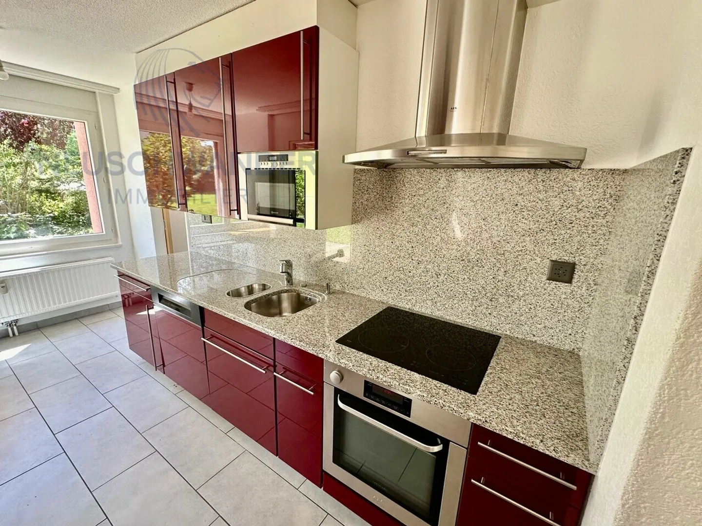 Prezzo ridotto: appartamento con terrazza e cucina aperta in zona tranquilla - Foto 3 di 11