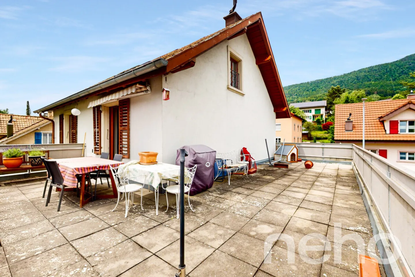 Immeuble de rendement avec 13 garages dont terrain constructible! - Photo 11 sur 13