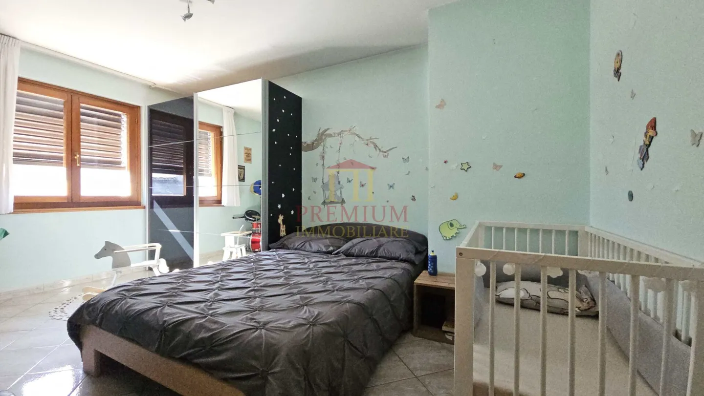 GERÄUMIGES EIGENES HAUS - Foto 11 von 11