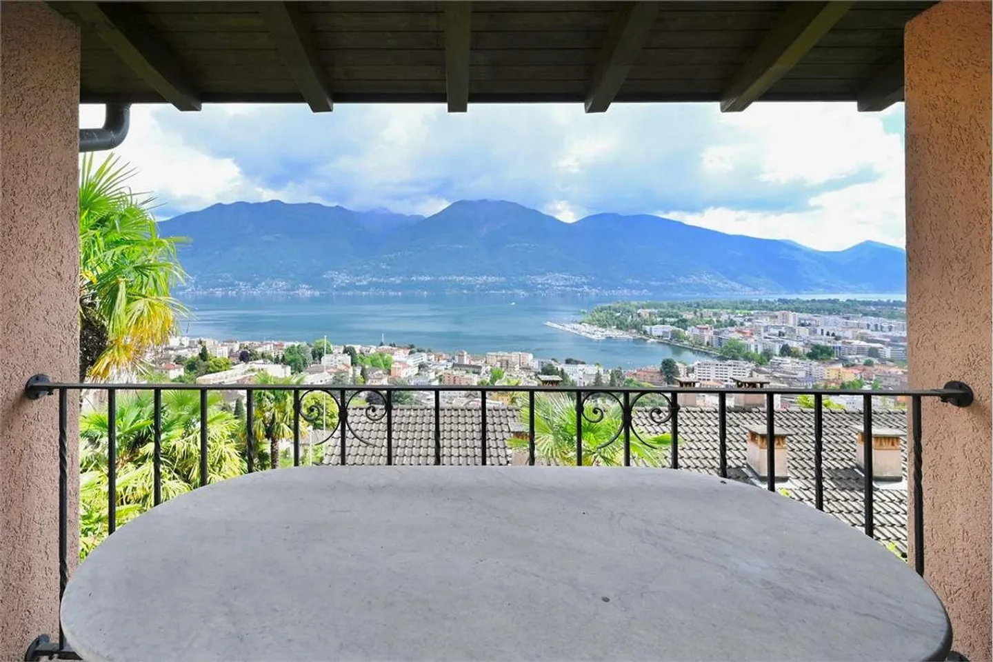 Casa elegante con vista sul Lago di Locarno - Foto 9 di 13