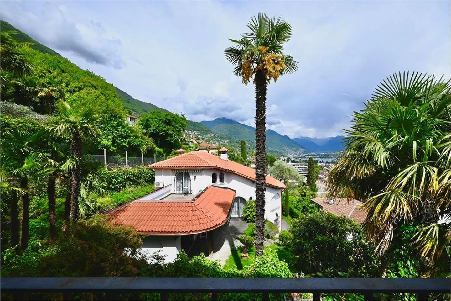 Casa elegante con vista sul Lago di Locarno - Foto 10 di 13