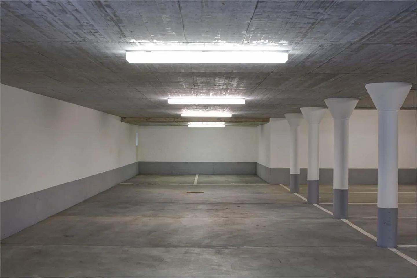 Apartment with magnificent lake and mountain views - Photo 5 of 5