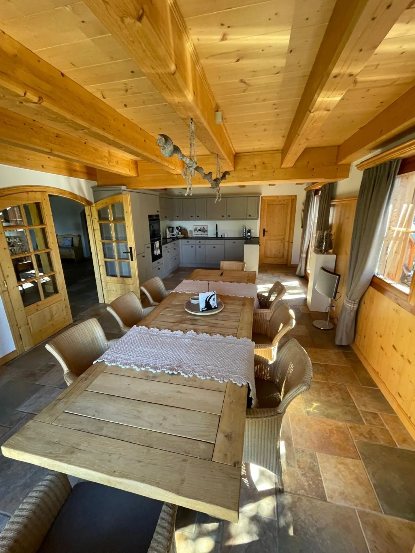 Chalet 6.5 rooms in Crans-Montana - Photo 5 of 10