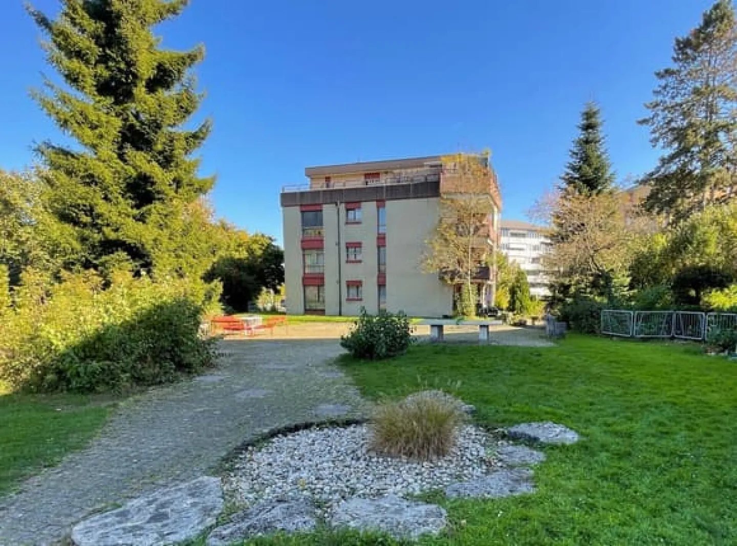 Geräumige Wohnung mit Balkon - Foto 1 von 9