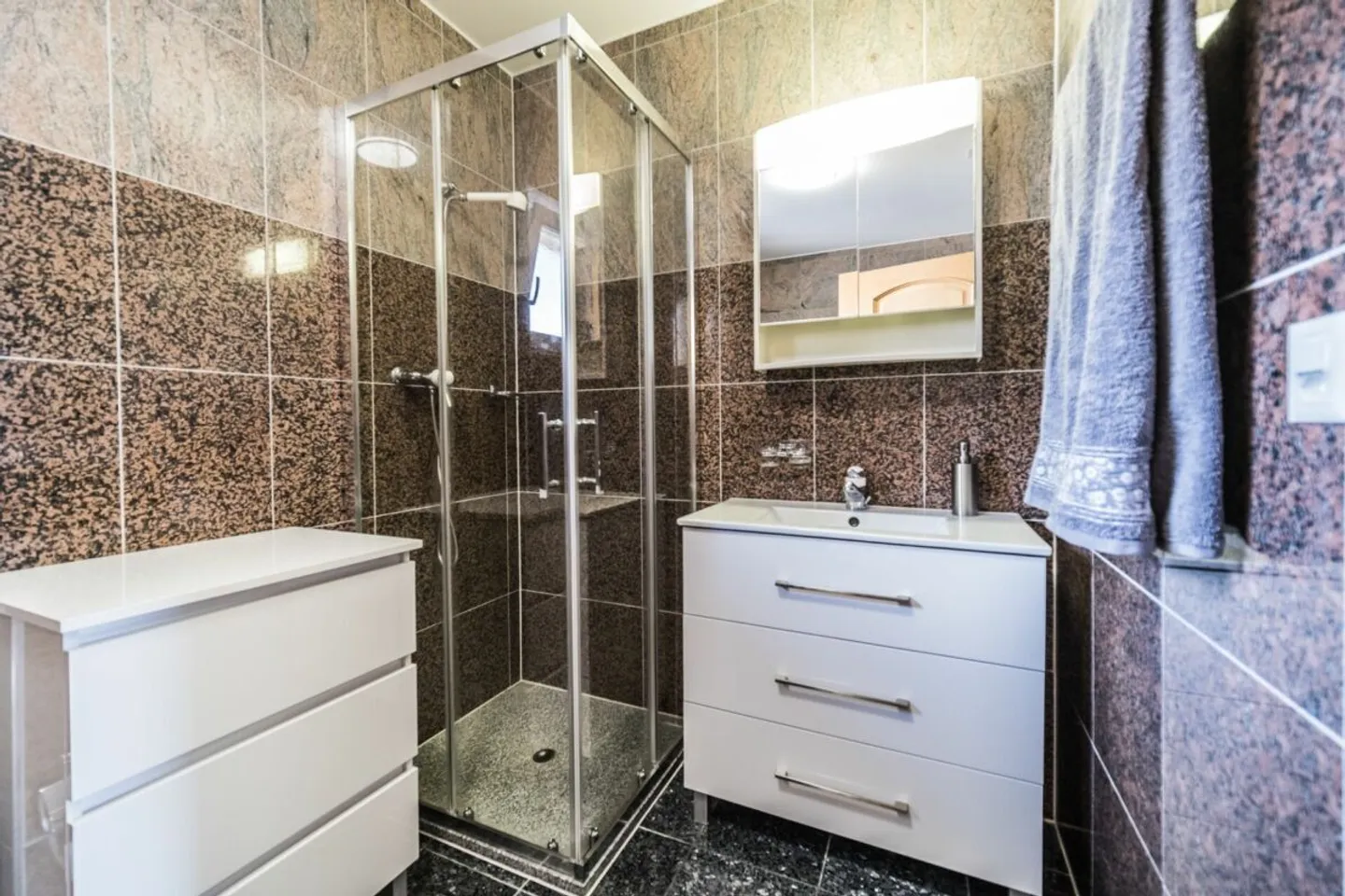 Wunderschöne Einfamilienvilla zu verkaufen in Charrat - Ruhe, Komfort und Charme garantiert! - Foto 17 von 20