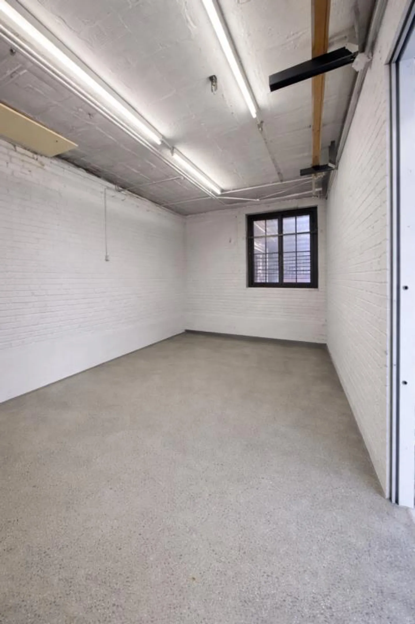 Officina con Ufficio a Worb - Foto 3 di 6