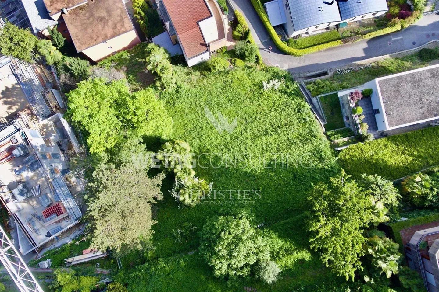 Terrain à bâtir avec vue sur le lac de Lugano dans un quartier résidentiel prestigieux à vendre - Photo 3 sur 9