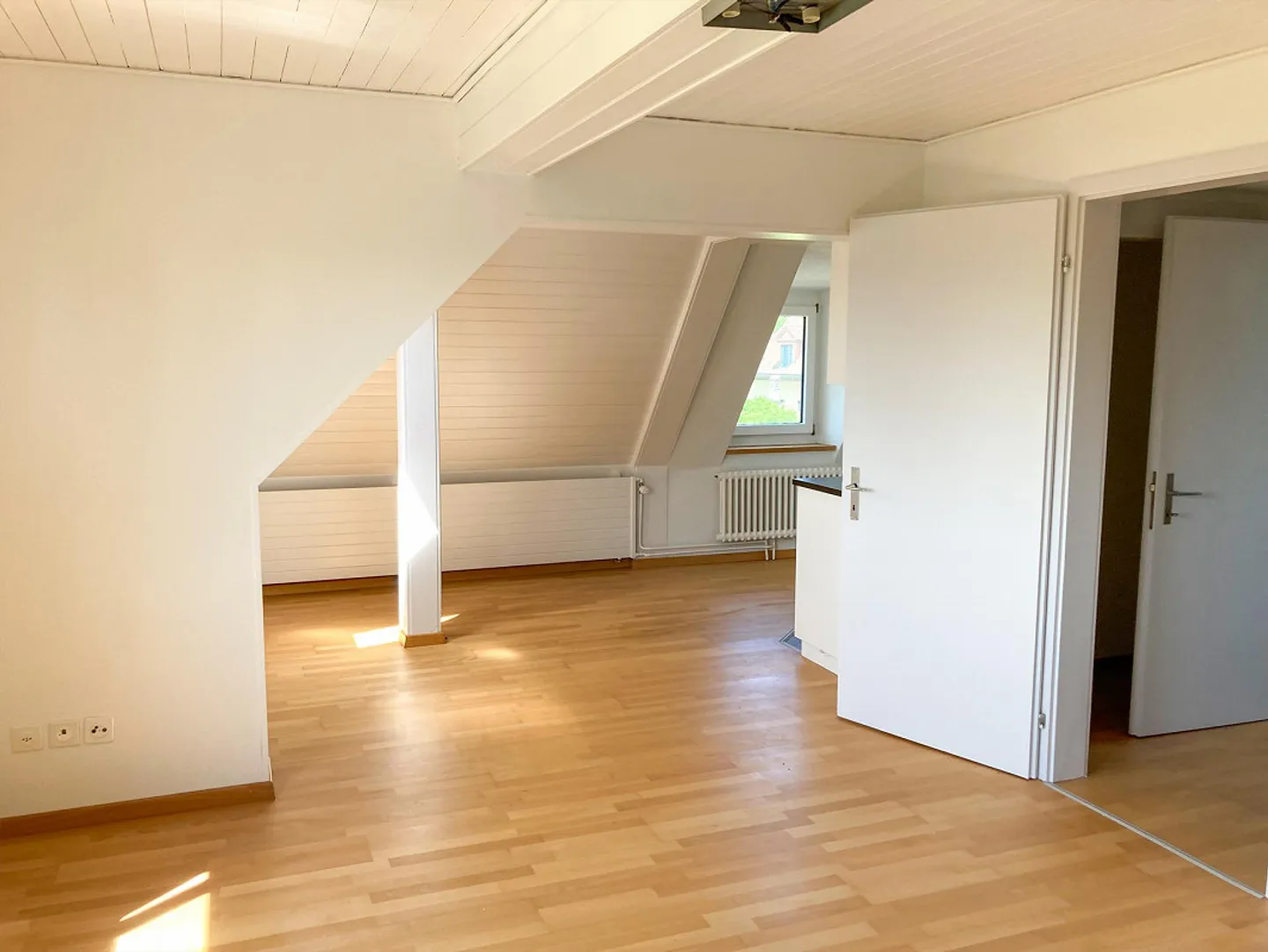 Accogliente appartamento mansardato di 3 stanze a Diessenhofen - Foto 2 di 10