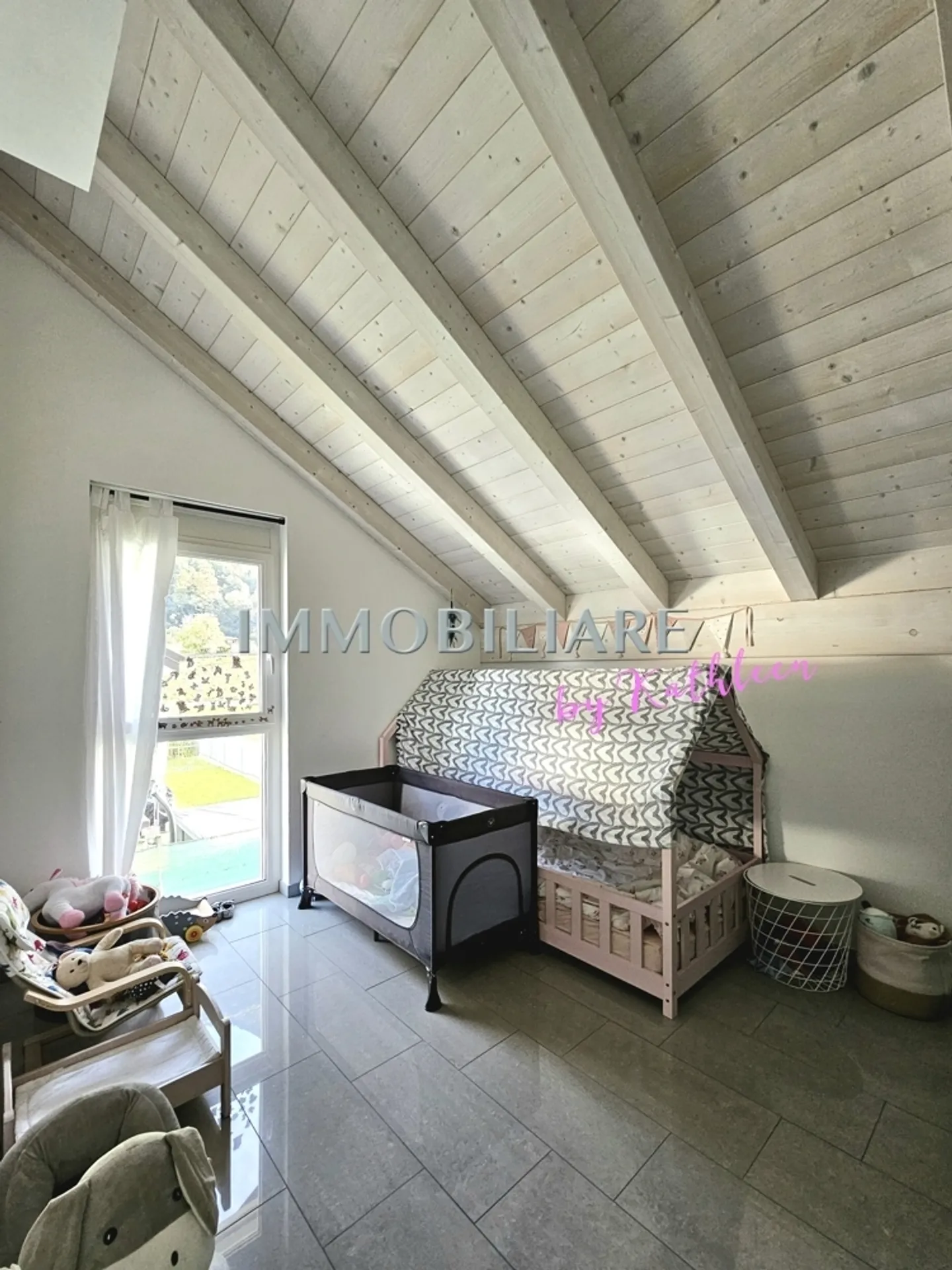 Maison unifamiliale comme neuve, avec jardin, garage, pompe à chaleur - Photo 10 sur 13