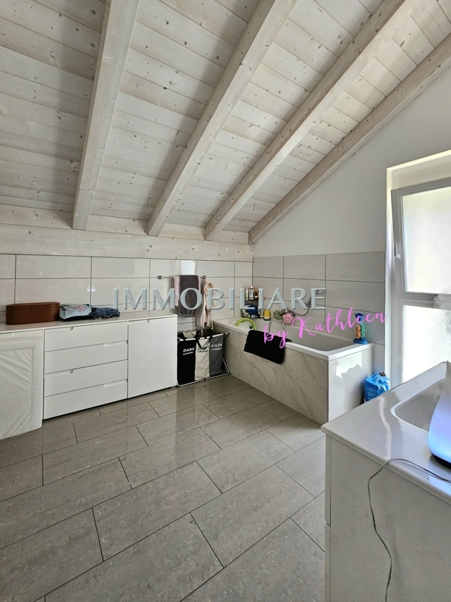 Maison unifamiliale comme neuve, avec jardin, garage, pompe à chaleur - Photo 12 sur 13