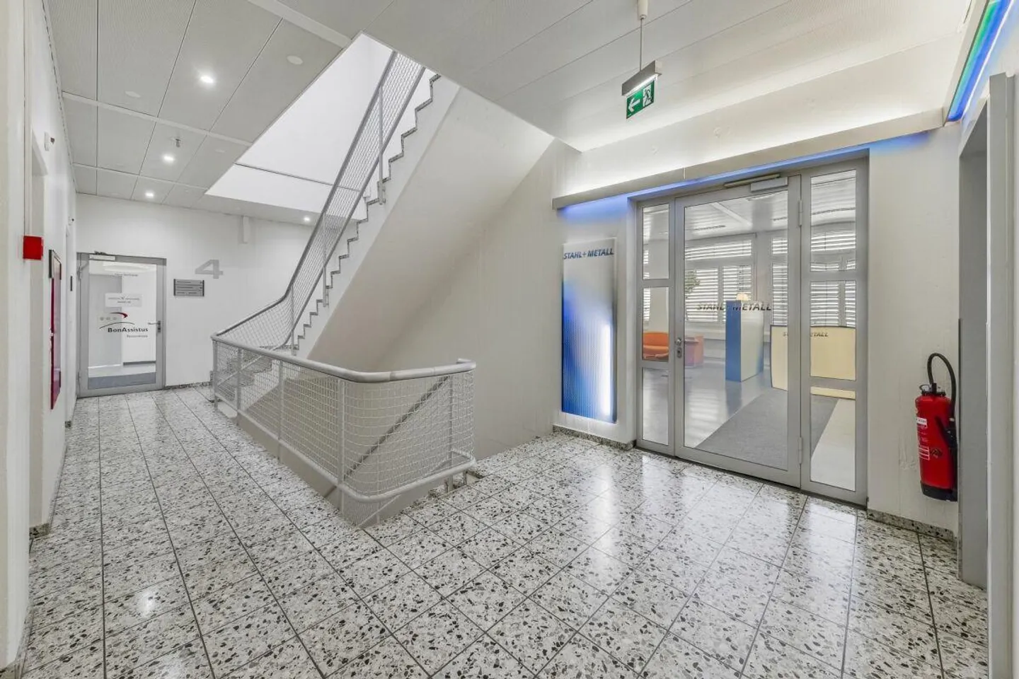 Ufficio con cucina e sala riunioni condivise a Volketswil - Foto 4 di 4
