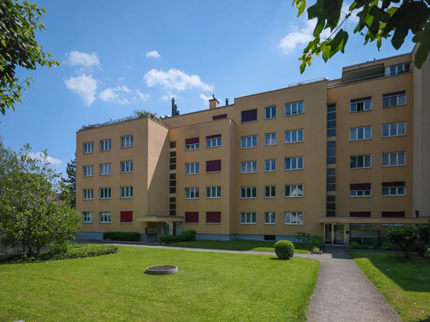 Parking space for rent in Oberengstringen - Photo 1 of 1