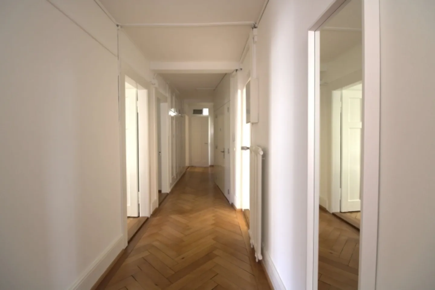 Apartment for rent - Photo 4 of 9
