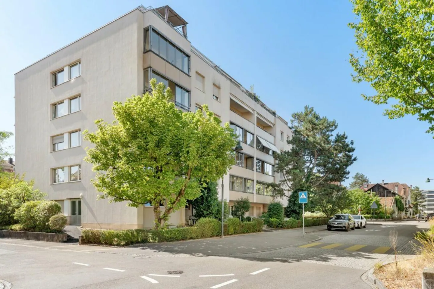 Bright 3.5-room apartment with elevator and balcony in a central location in Birsfelden - Photo 12 of 13