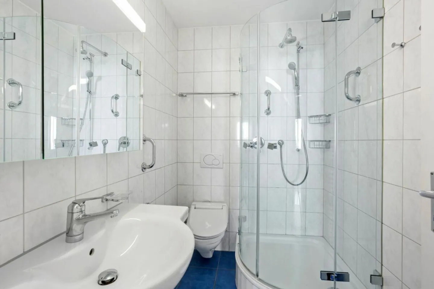 Bright 3.5-room apartment with elevator and balcony in a central location in Birsfelden - Photo 10 of 13