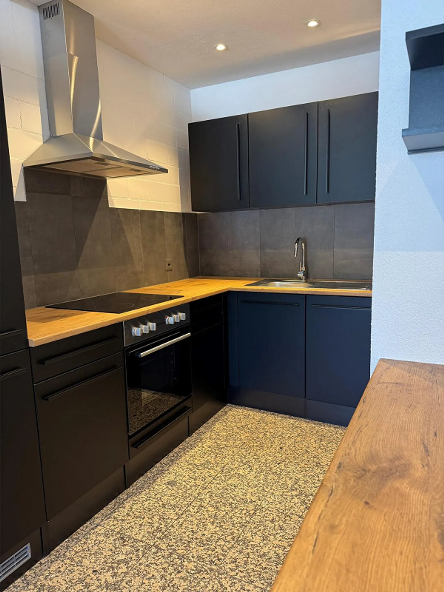Erstbezug nach Komplettsanierung – hochwertige 3.5-Zimmer-Wohnung - Photo 3 of 16