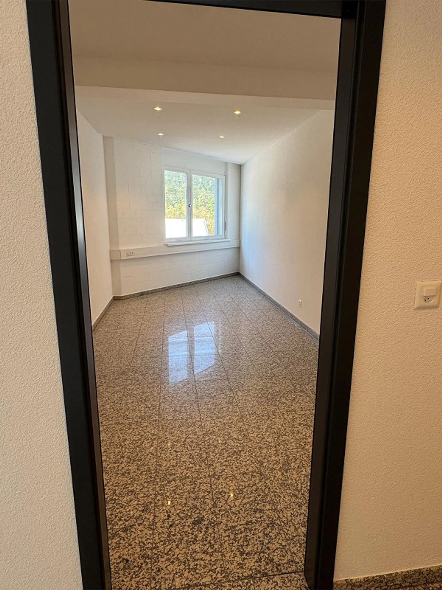 Erstbezug nach Komplettsanierung – hochwertige 3.5-Zimmer-Wohnung - Photo 9 of 16