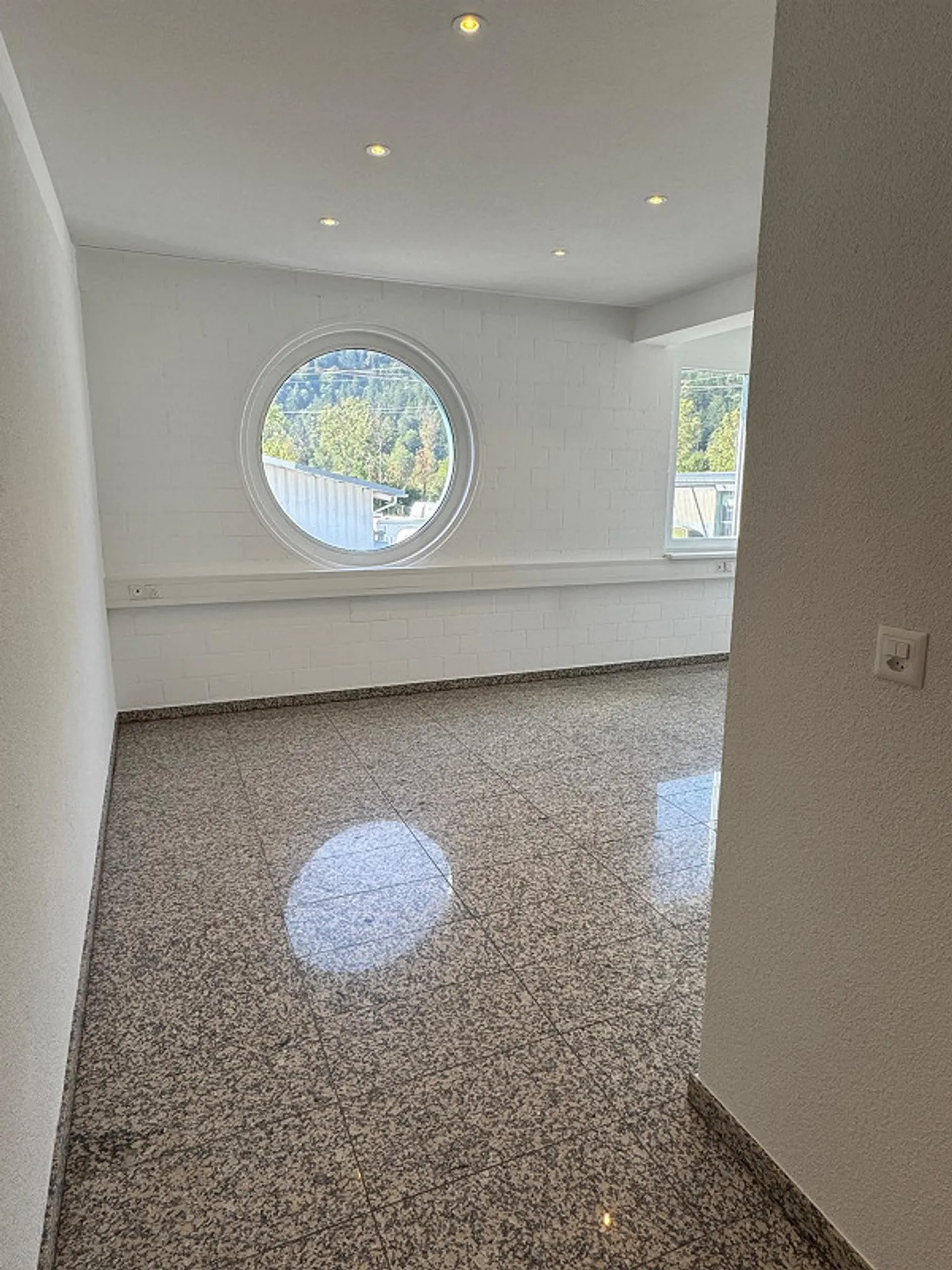 Erstbezug nach Komplettsanierung – hochwertige 3.5-Zimmer-Wohnung - Photo 10 of 16