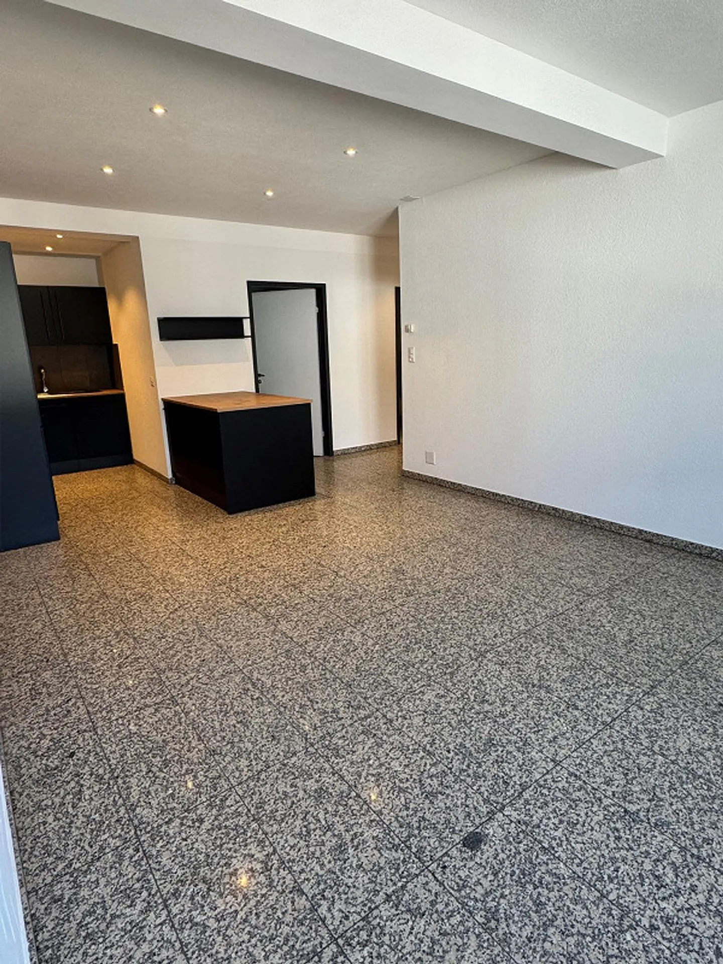 Erstbezug nach Komplettsanierung – hochwertige 3.5-Zimmer-Wohnung - Photo 1 of 16