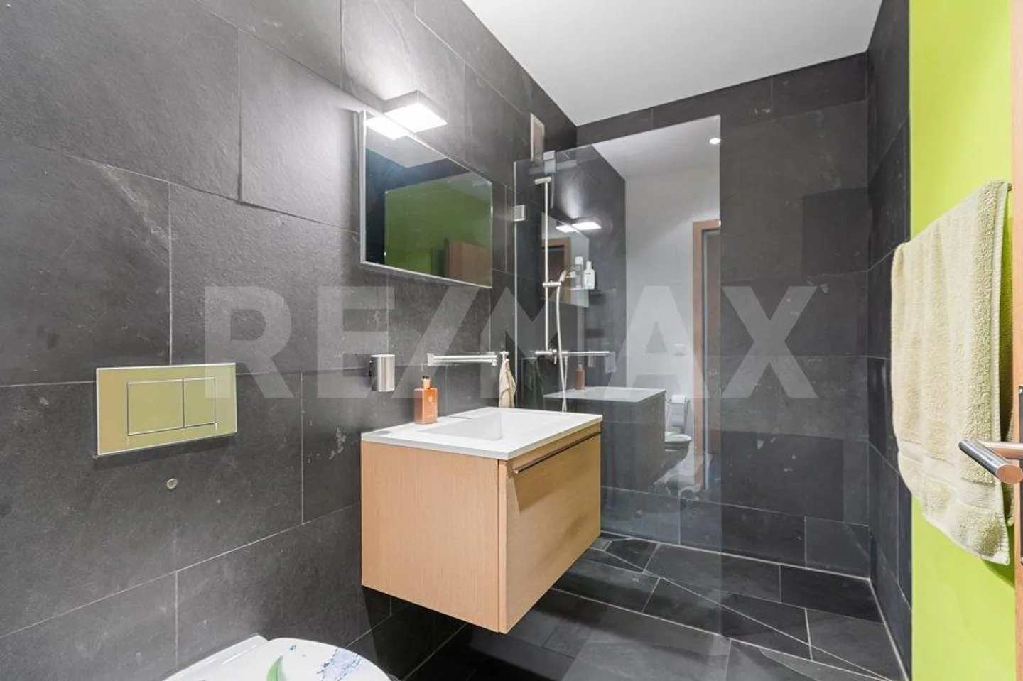 Single-family house in dream location – High above Chur with panoramic view - Photo 9 of 13