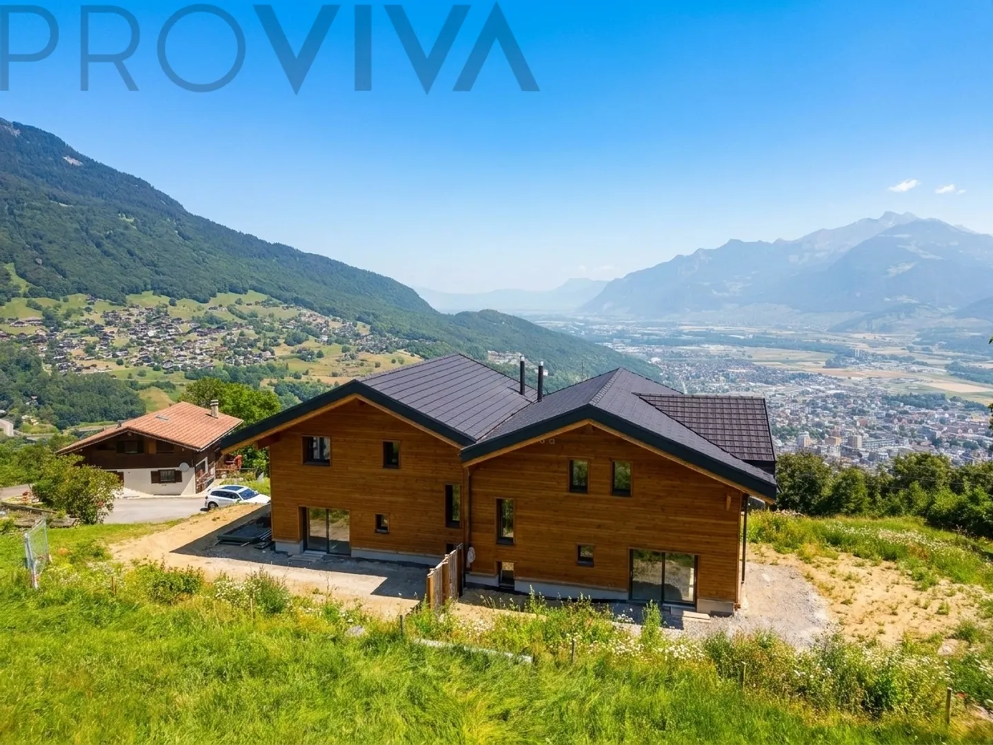 Modern Chalet with Panoramic Views - Photo 4 of 12