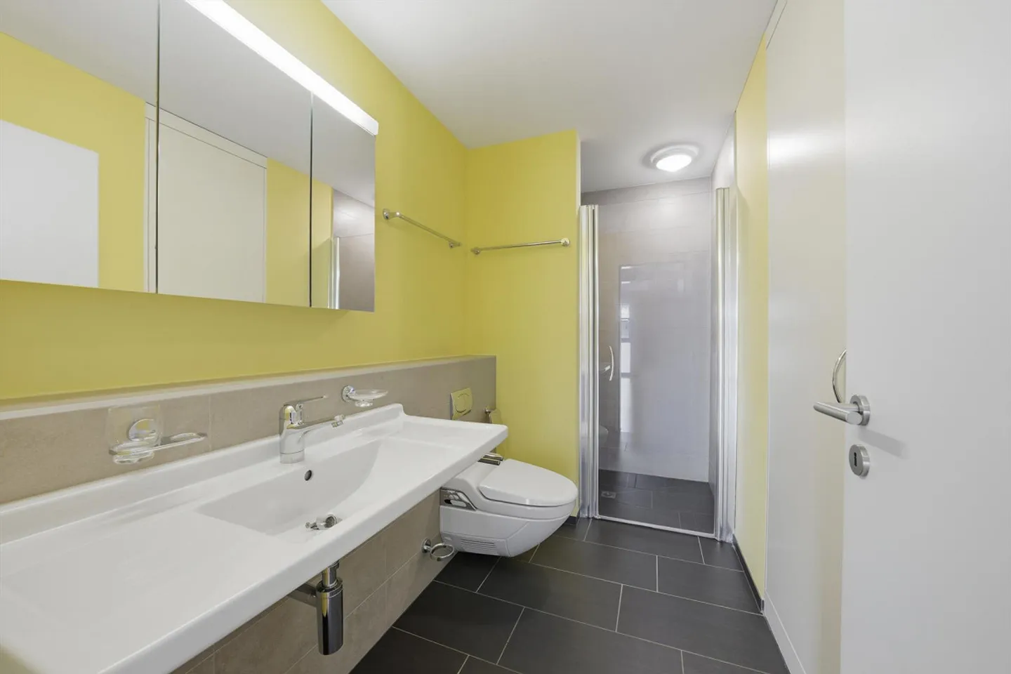 Geräumige Wohnung mit Terrasse - Foto 10 von 30