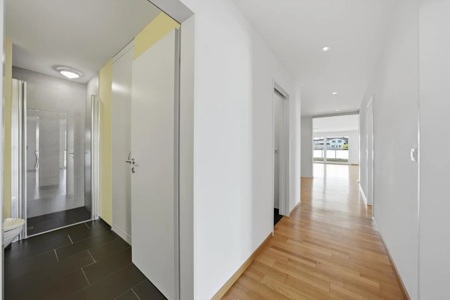 Geräumige Wohnung mit Terrasse - Foto 12 von 30
