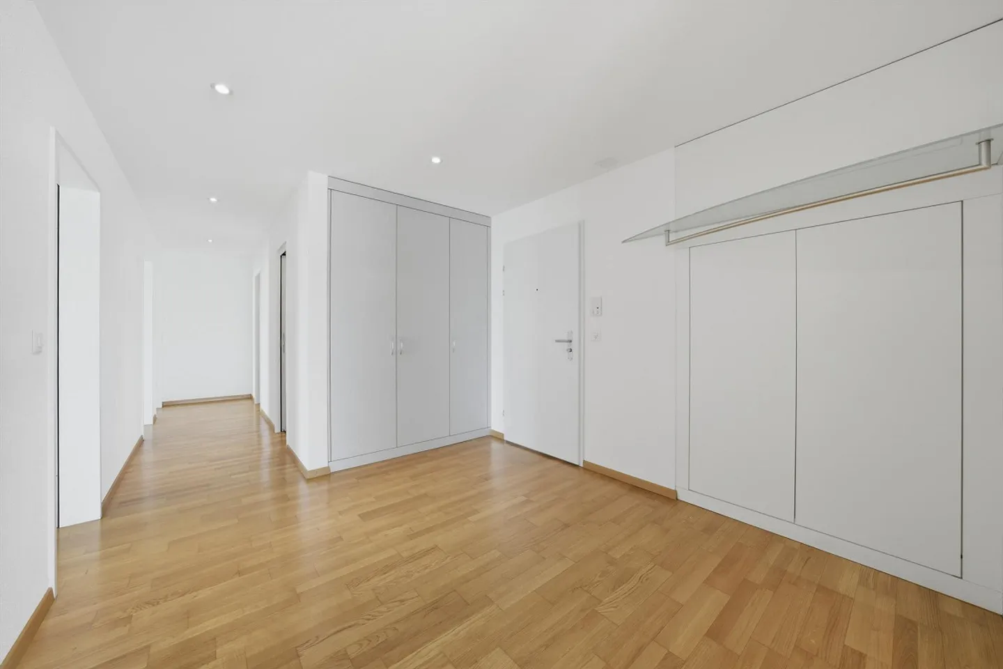 Geräumige Wohnung mit Terrasse - Foto 14 von 30