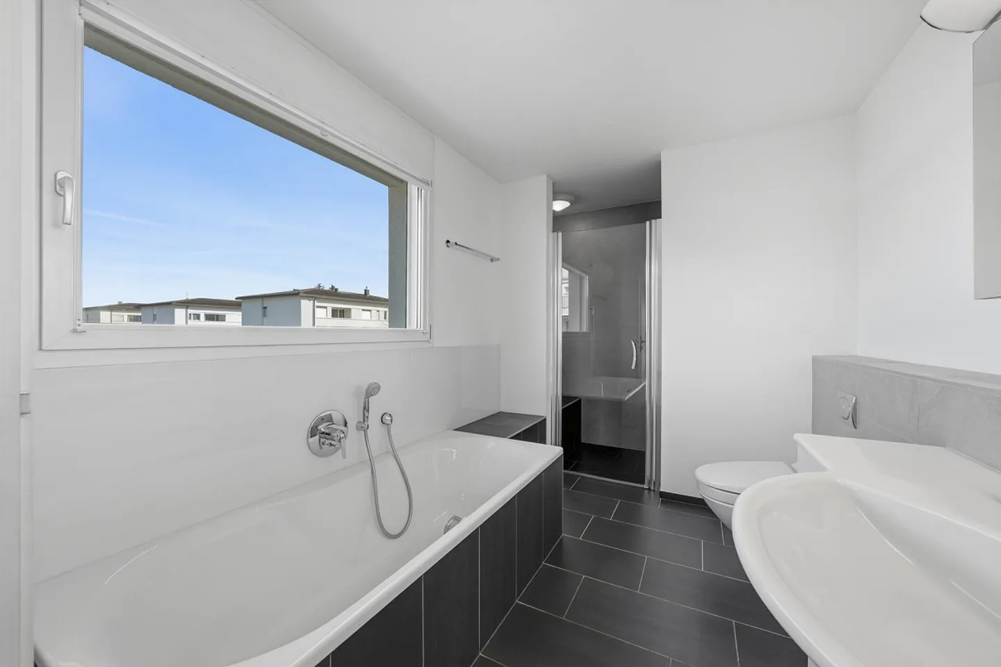 Geräumige Wohnung mit Terrasse - Foto 20 von 30