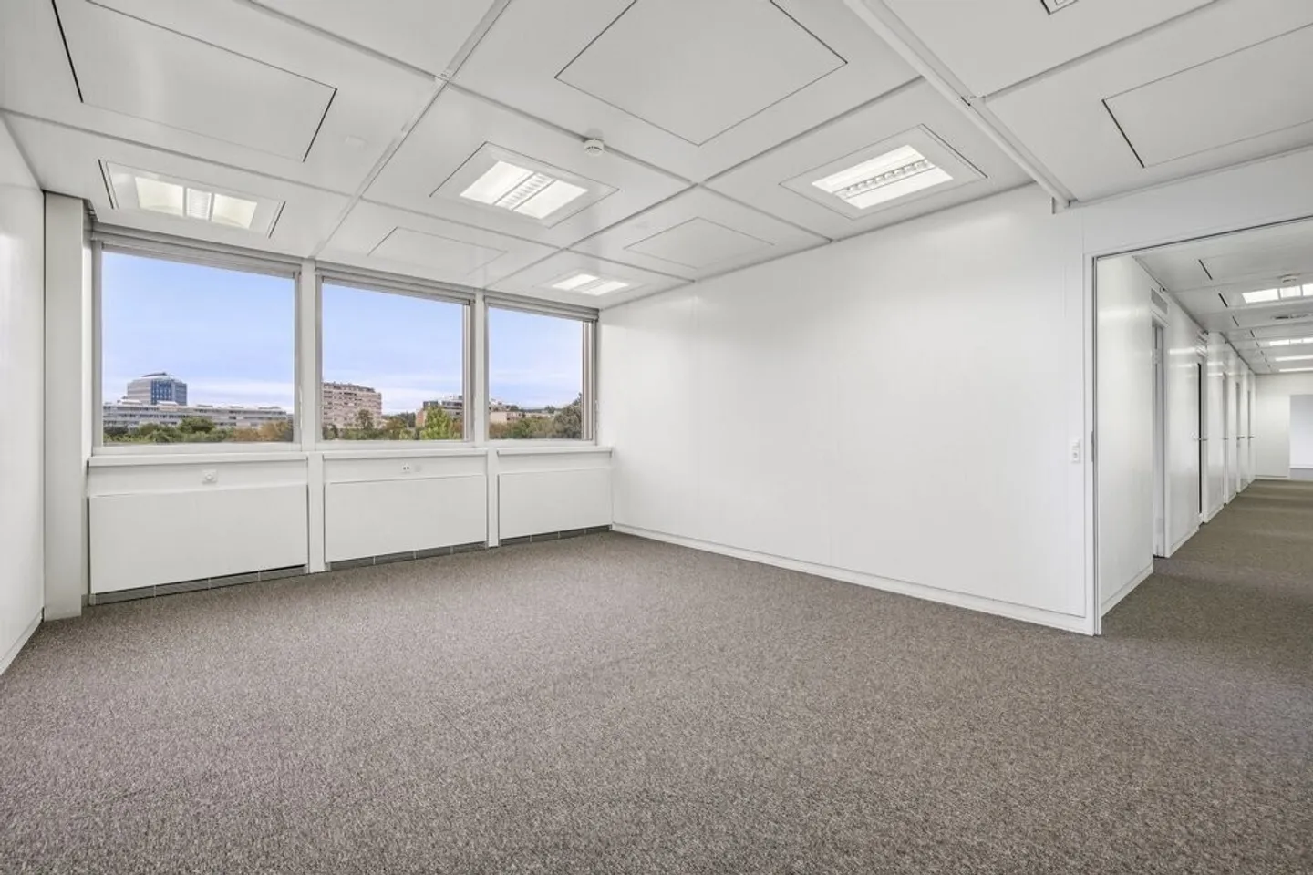 Renovated offices of 161 m2 on the 5th floor - Photo 5 of 7