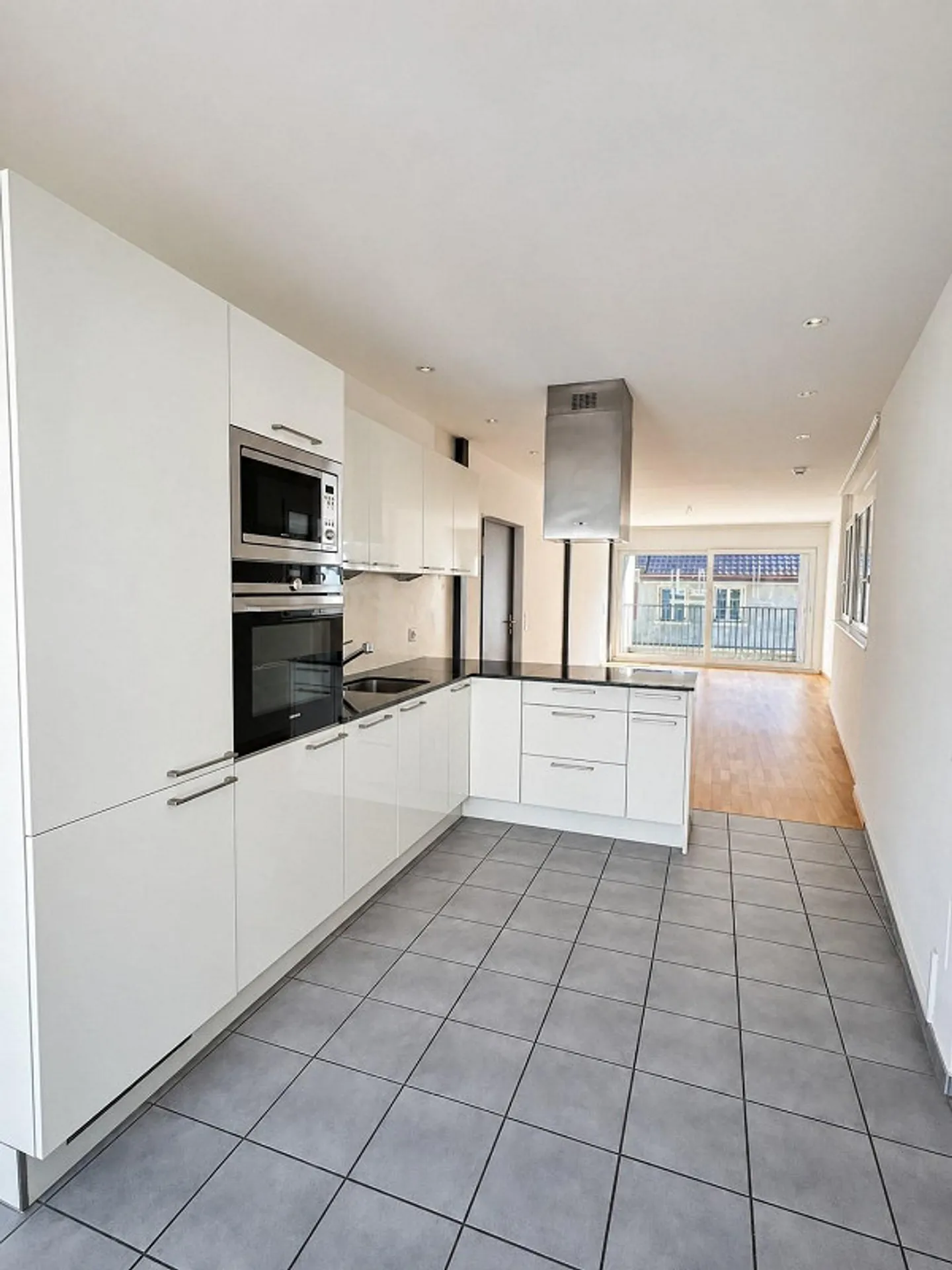 Fully Rented Multi-Family House - Attractive Investment - Photo 5 of 15