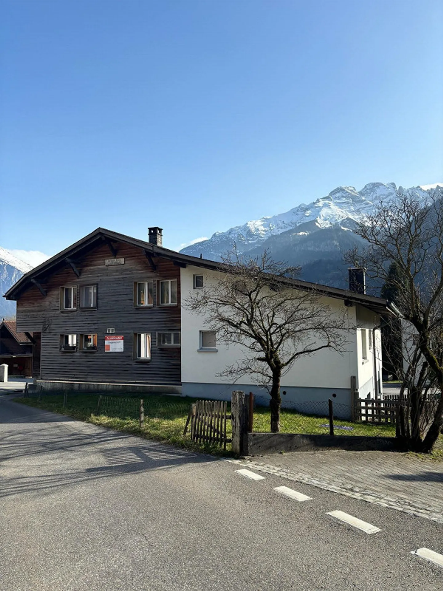 2 parti di casa nel centro di Hausen vicino a Meiringen - Foto 2 di 7