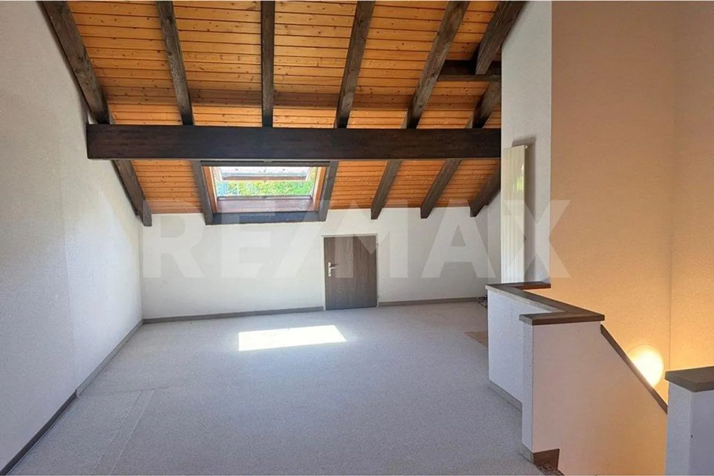 Row House with Parking Space and Separate Underground Parking Space - Photo 5 of 11
