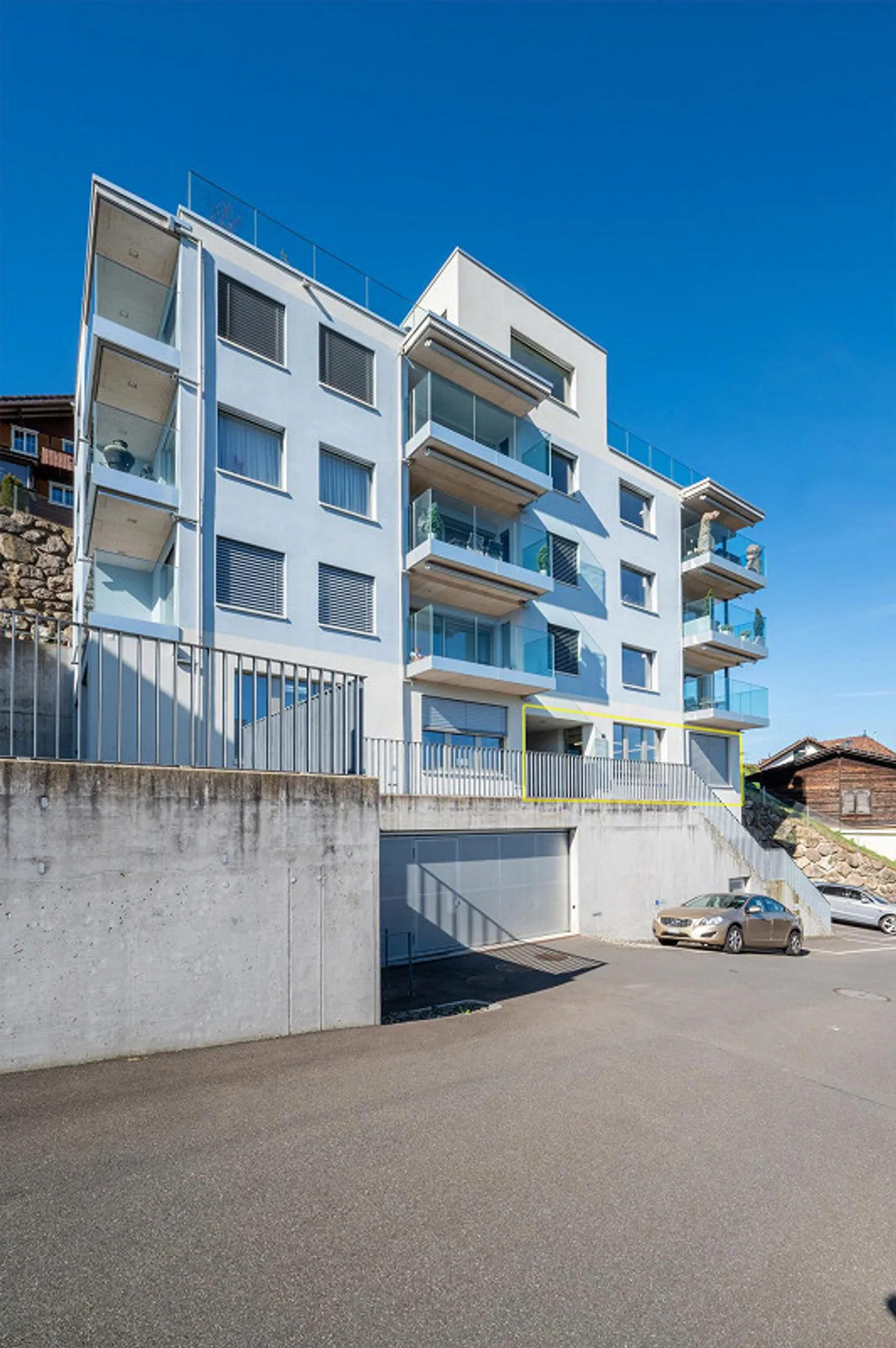 Geräumiger Gewerberaum mit Seesicht - Foto 2 von 13