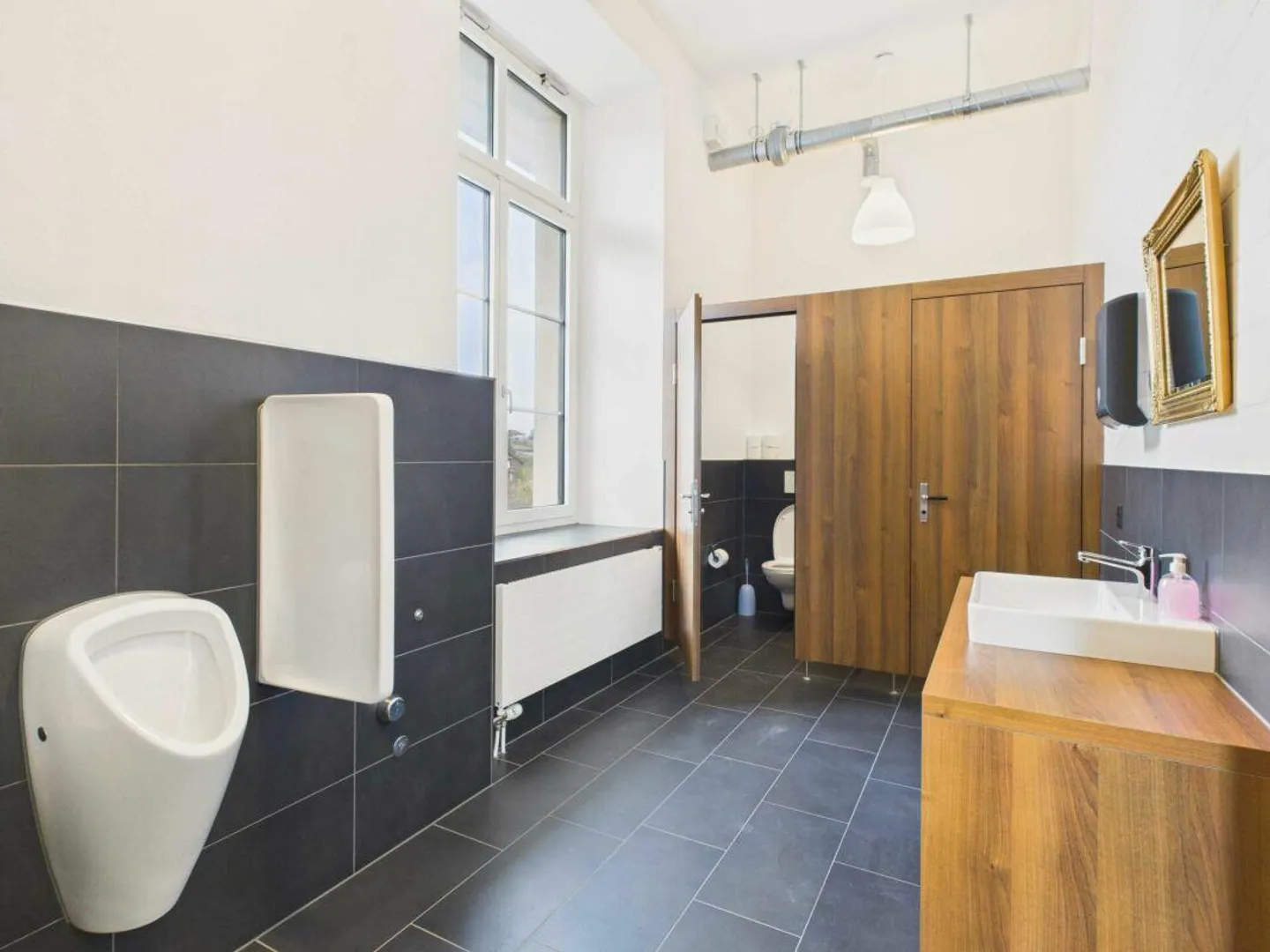 Flexible commercial spaces in modern commercial building with exclusive shell construction - Photo 6 of 6