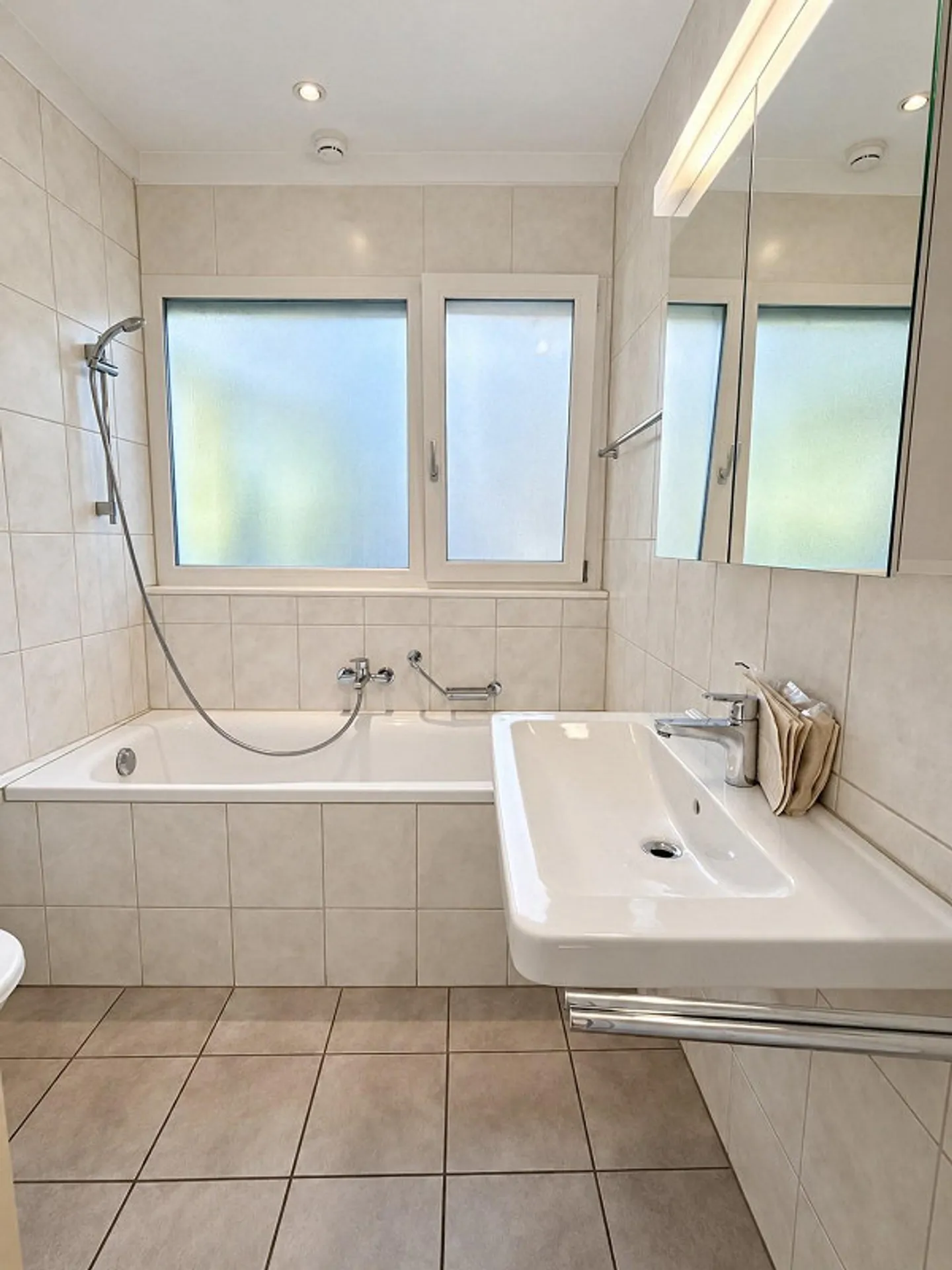 Fully Rented Multi-Family House - Attractive Investment - Photo 14 of 15