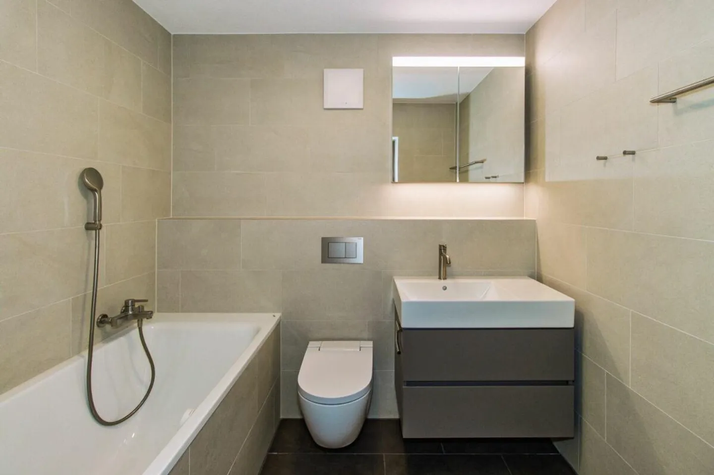 First occupancy after complete renovation - Elegant 4.5-room apartment in a preferred residential location - Photo 6 of 14