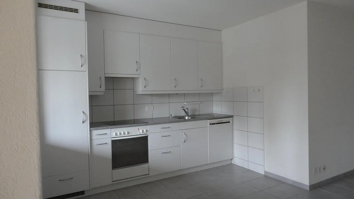 Moderno appartamento di 3 stanze con balcone nel centro città - Foto 7 di 9