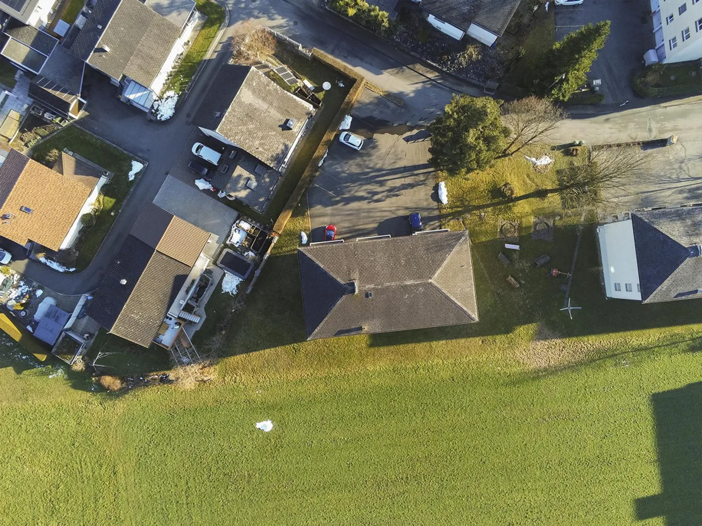 Casa multifamiliare ad alto rendimento in una posizione tranquilla - Foto 3 di 8