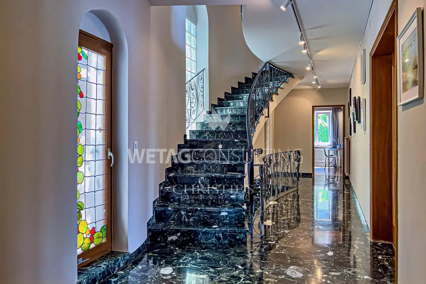 Villa rinomata a Carabietta con piscina e vista sul lago di Lugano - Foto 12 di 13