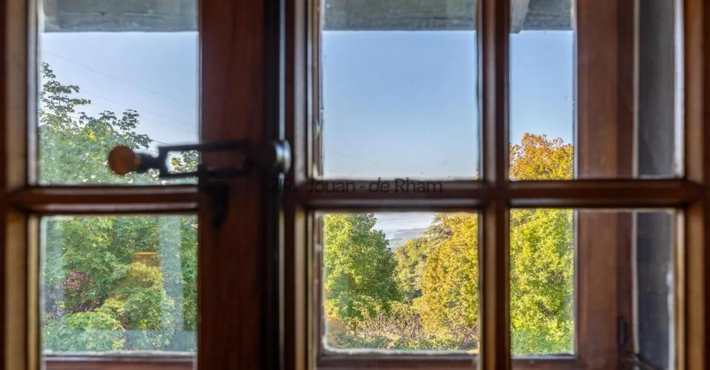 Essertines-sur-Rolle | Charming house and its annex in village zone - Photo 2 of 11