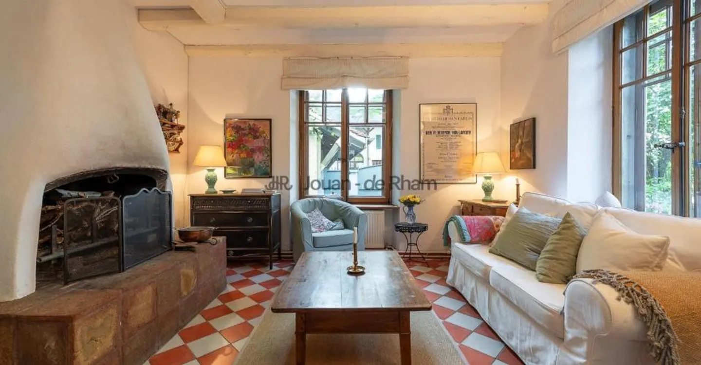 Essertines-sur-Rolle | Charming house and its annex in village zone - Photo 5 of 11